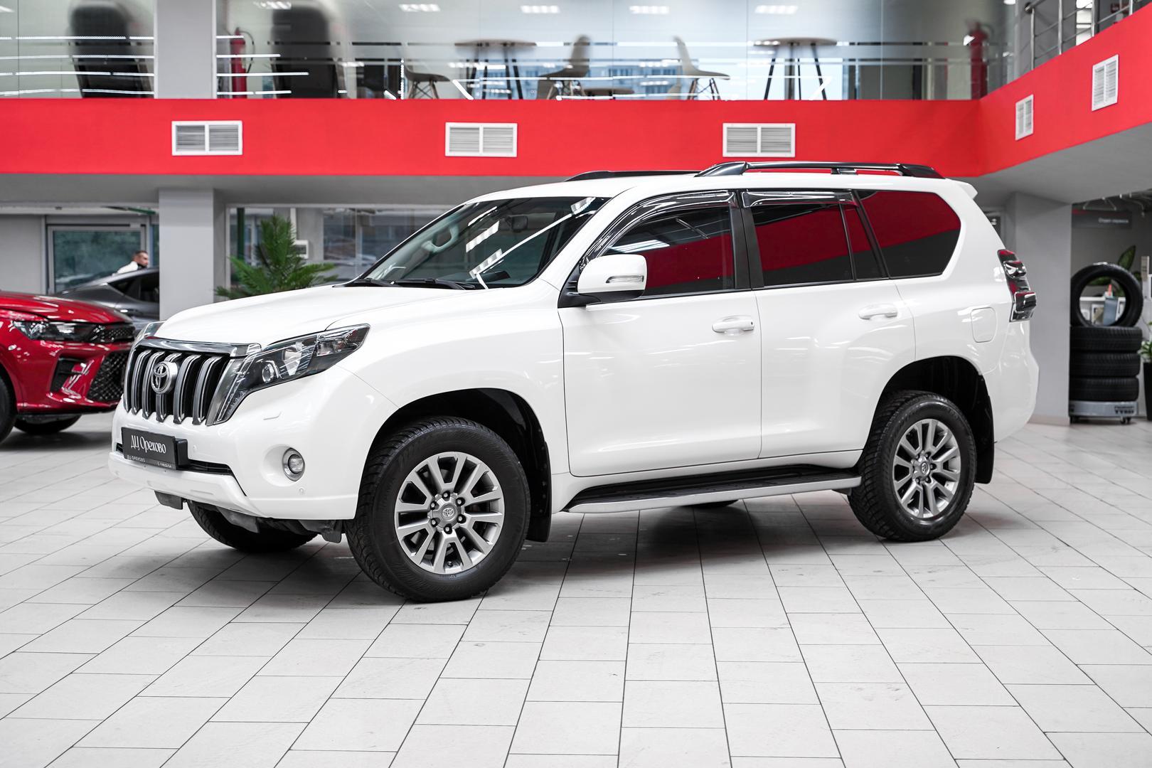 Toyota Land Cruiser Prado 2017, белый, ДЦ Орехово