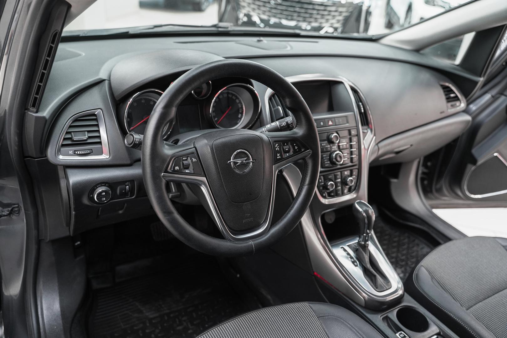 Opel Astra 2011, серый, ДЦ Орехово