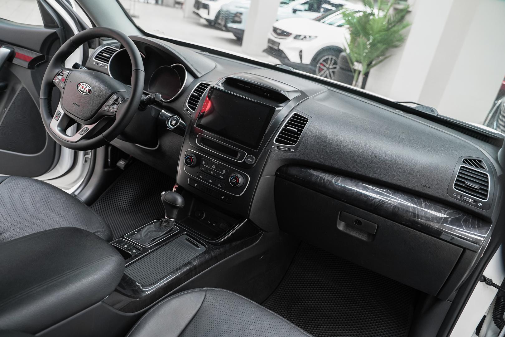 Kia Sorento 2013, белый, ДЦ Орехово