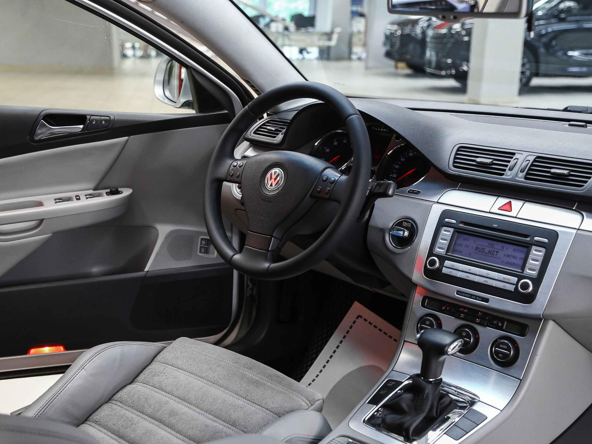 Volkswagen Passat 2007, серебряный, ДЦ Орехово