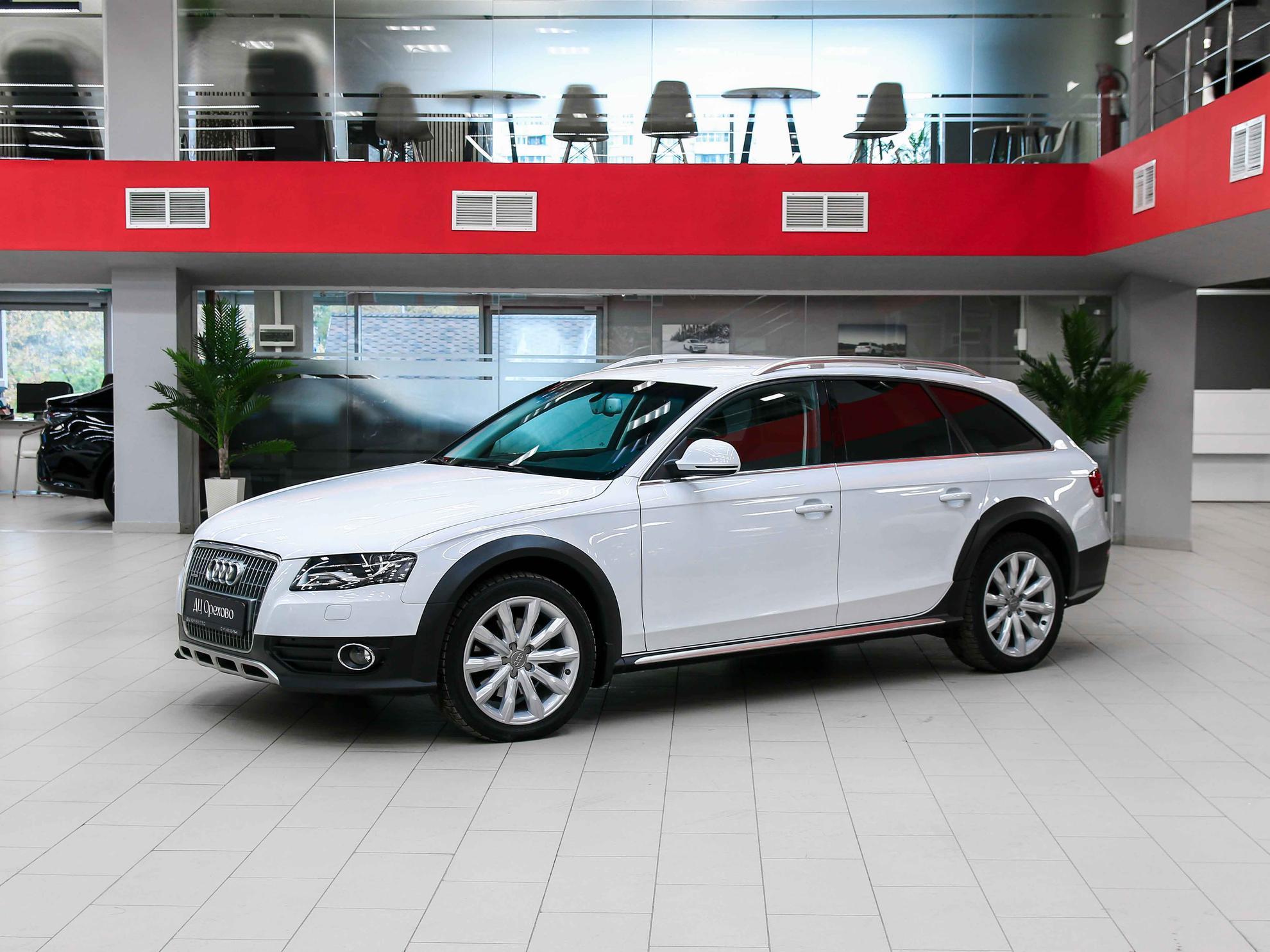 Audi A4 allroad 2011, белый, ДЦ Орехово
