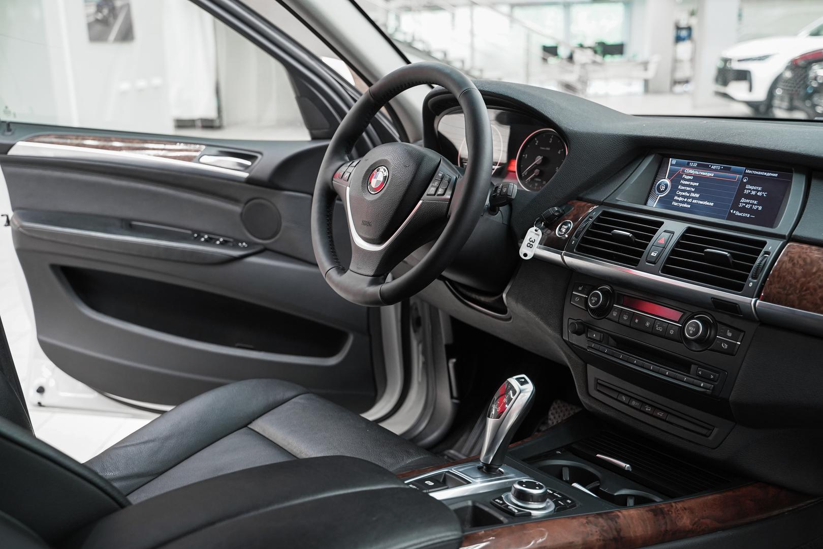 BMW X5 2013, белый, ДЦ Орехово