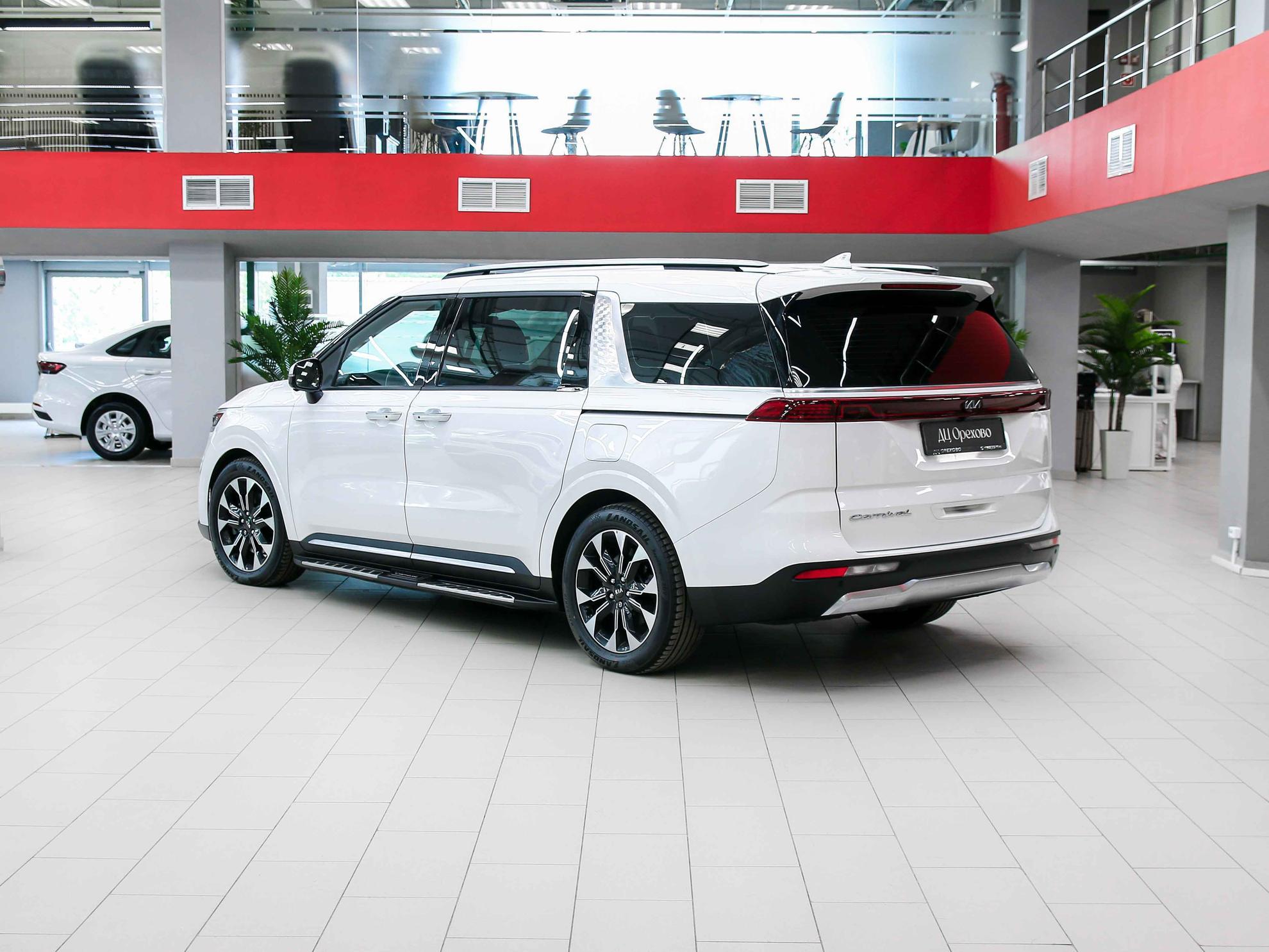 Kia Carnival 2020, белый, ДЦ Орехово