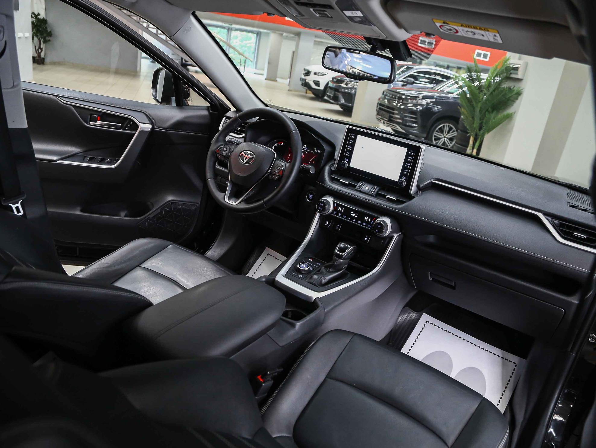 Toyota RAV4 2021, черный, ДЦ Орехово