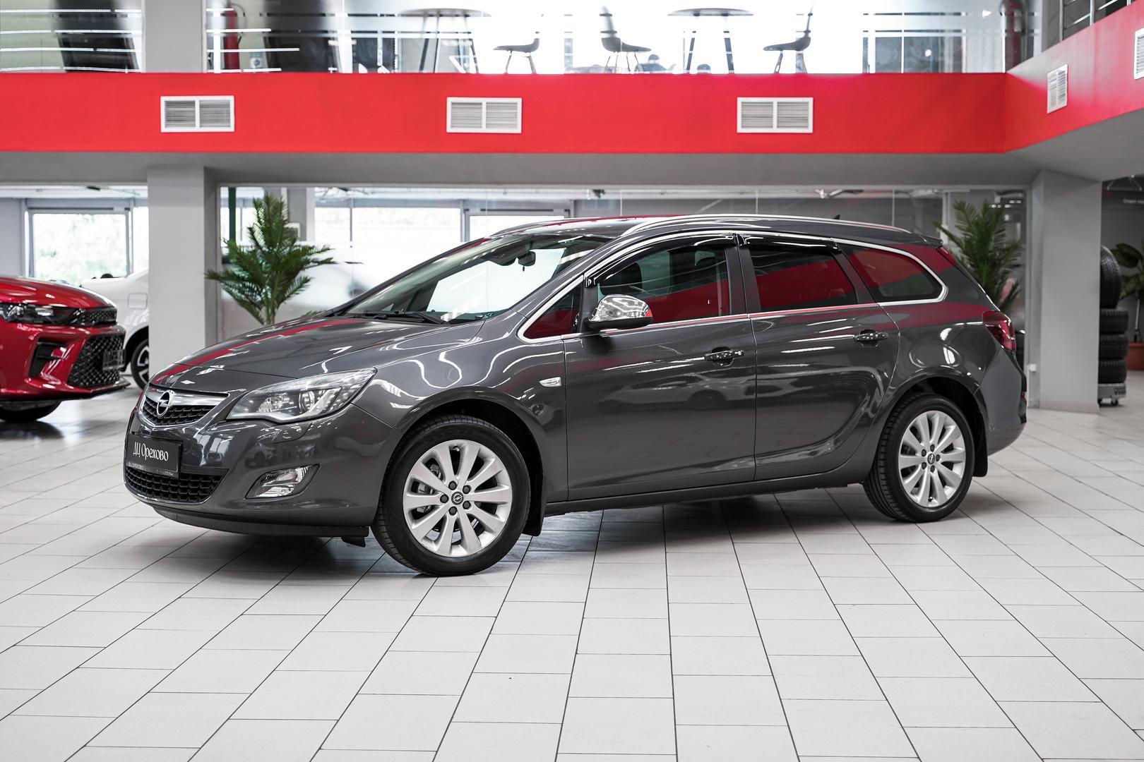 Opel Astra 2012, серый, ДЦ Орехово