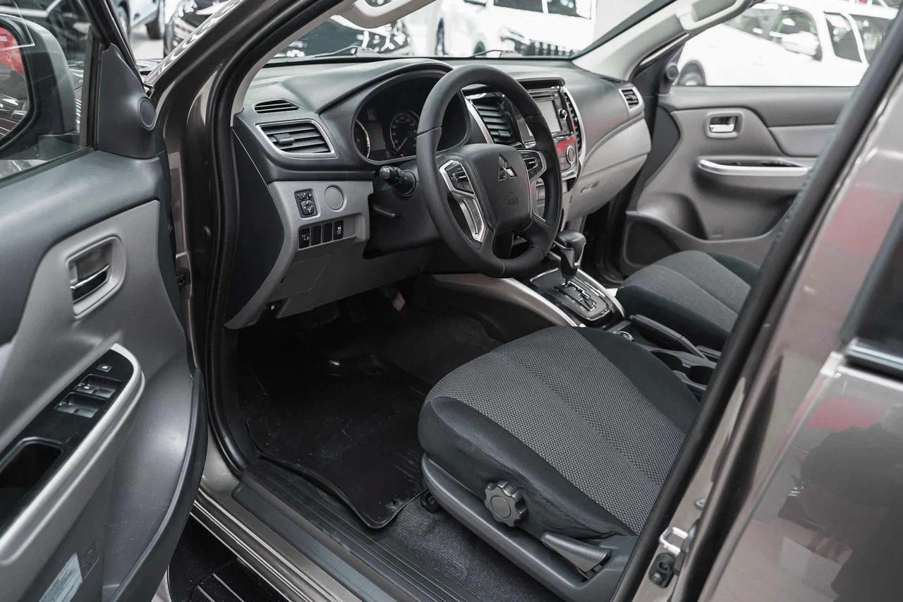 Mitsubishi L200 2017, коричневый, ДЦ Орехово
