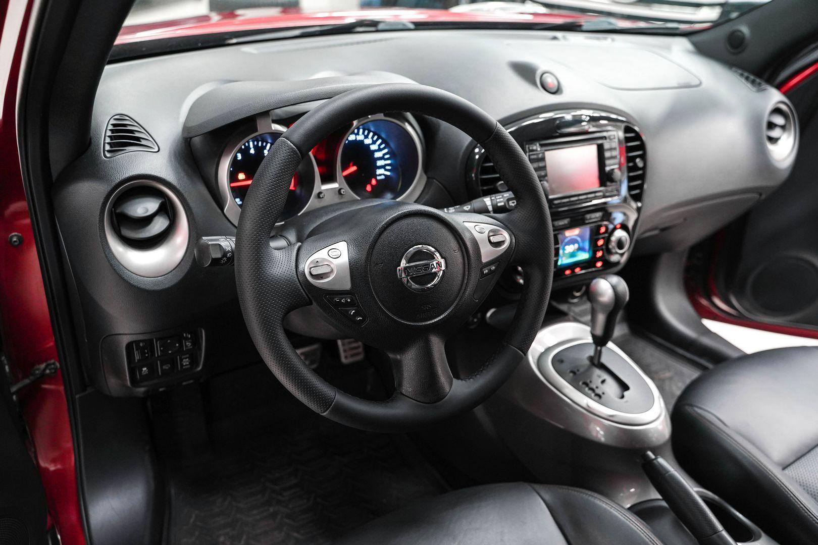 Nissan Juke 2011, красный, ДЦ Орехово