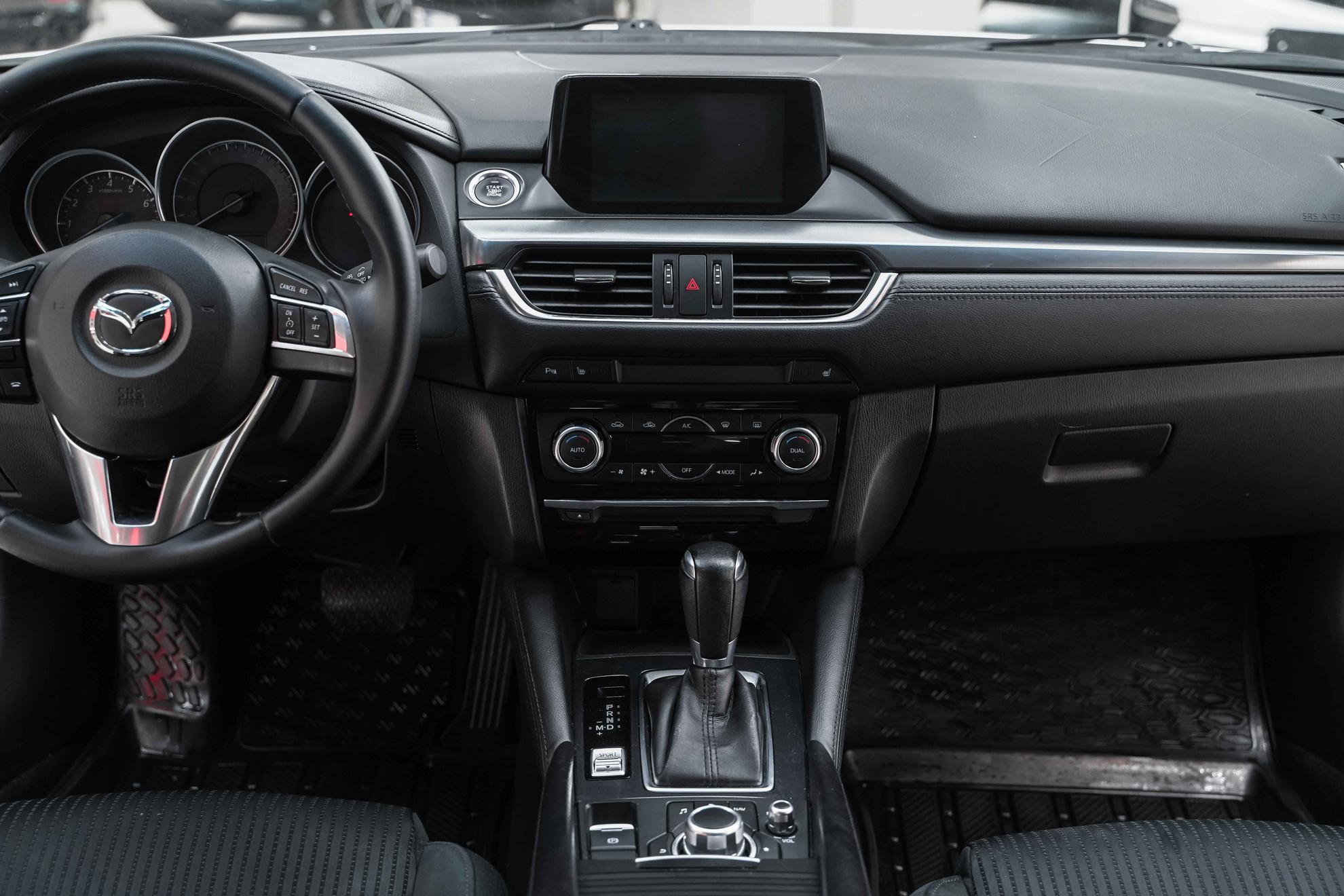 Mazda 6 2015, белый, ДЦ Орехово