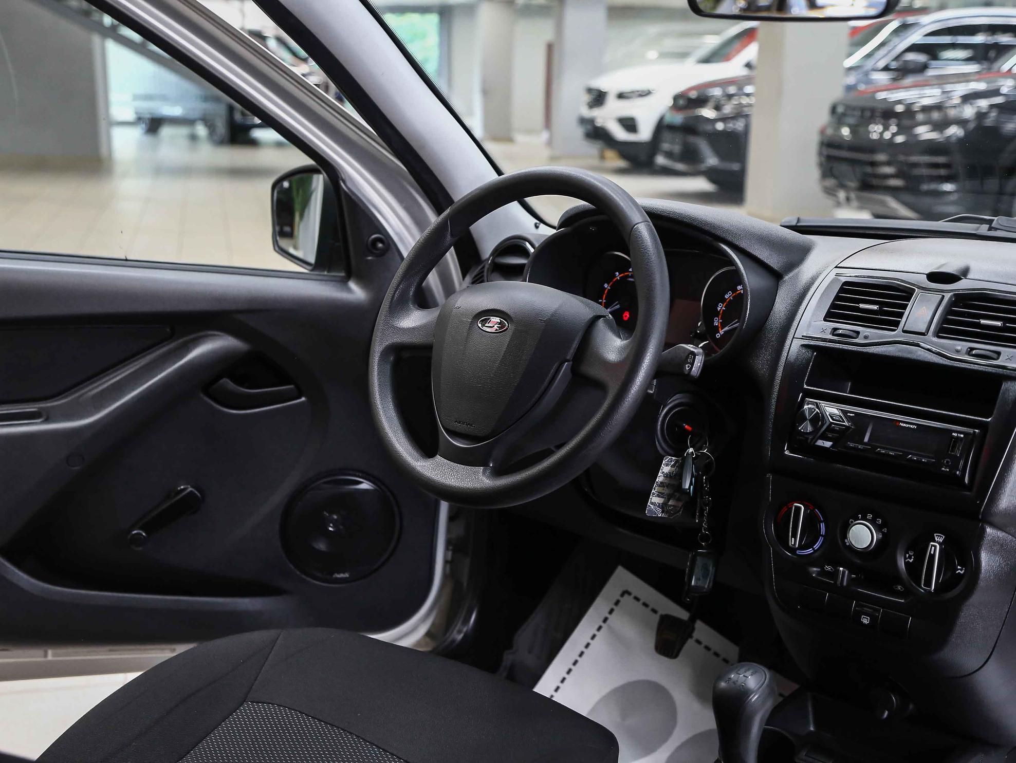 LADA (ВАЗ) Granta 2018, серебряный, ДЦ Орехово