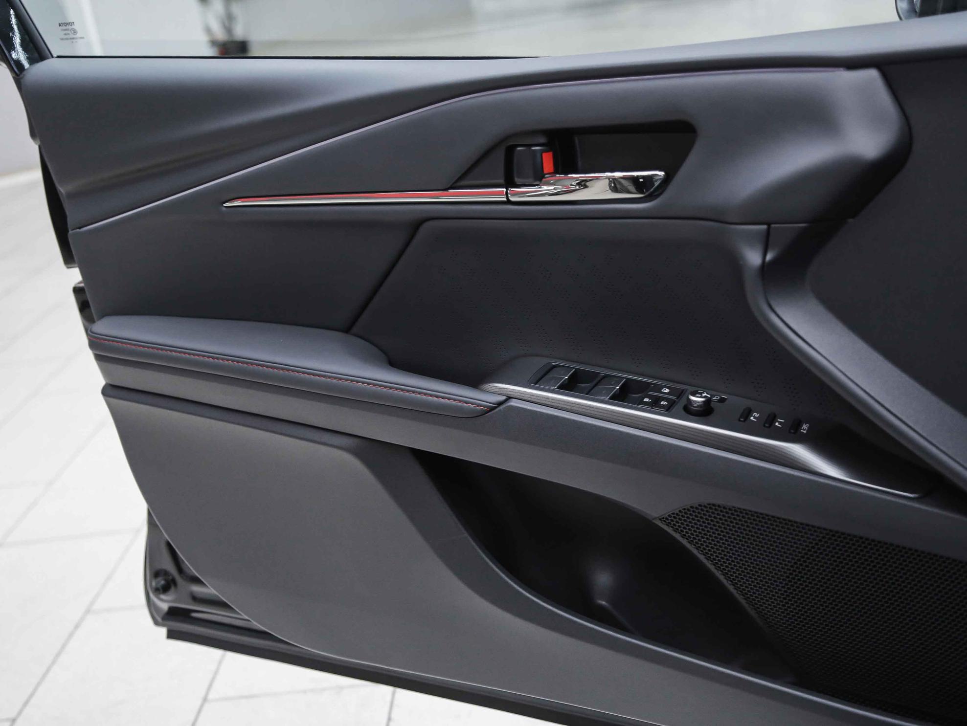 Toyota Camry 2026, черный, ДЦ Орехово