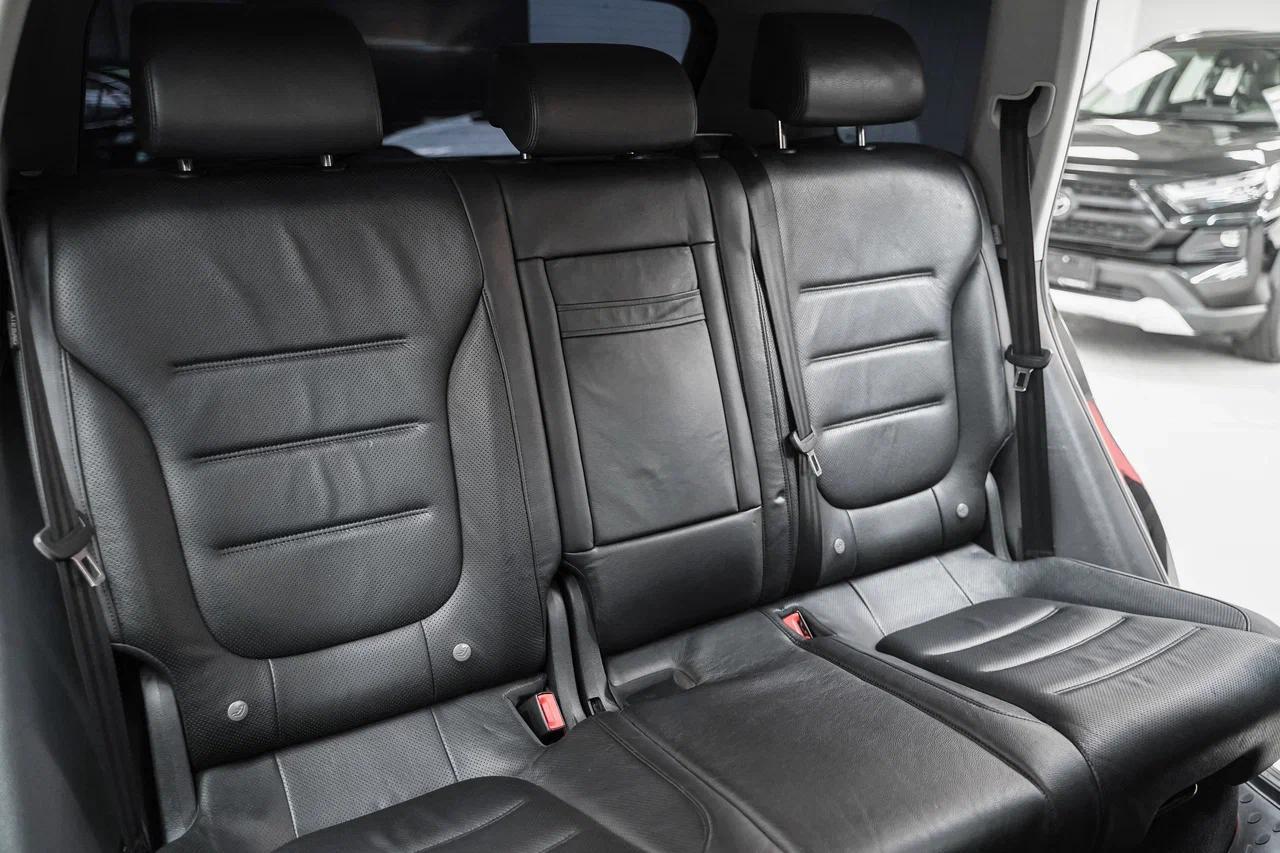 Volkswagen Touareg 2013, черный, ДЦ Орехово