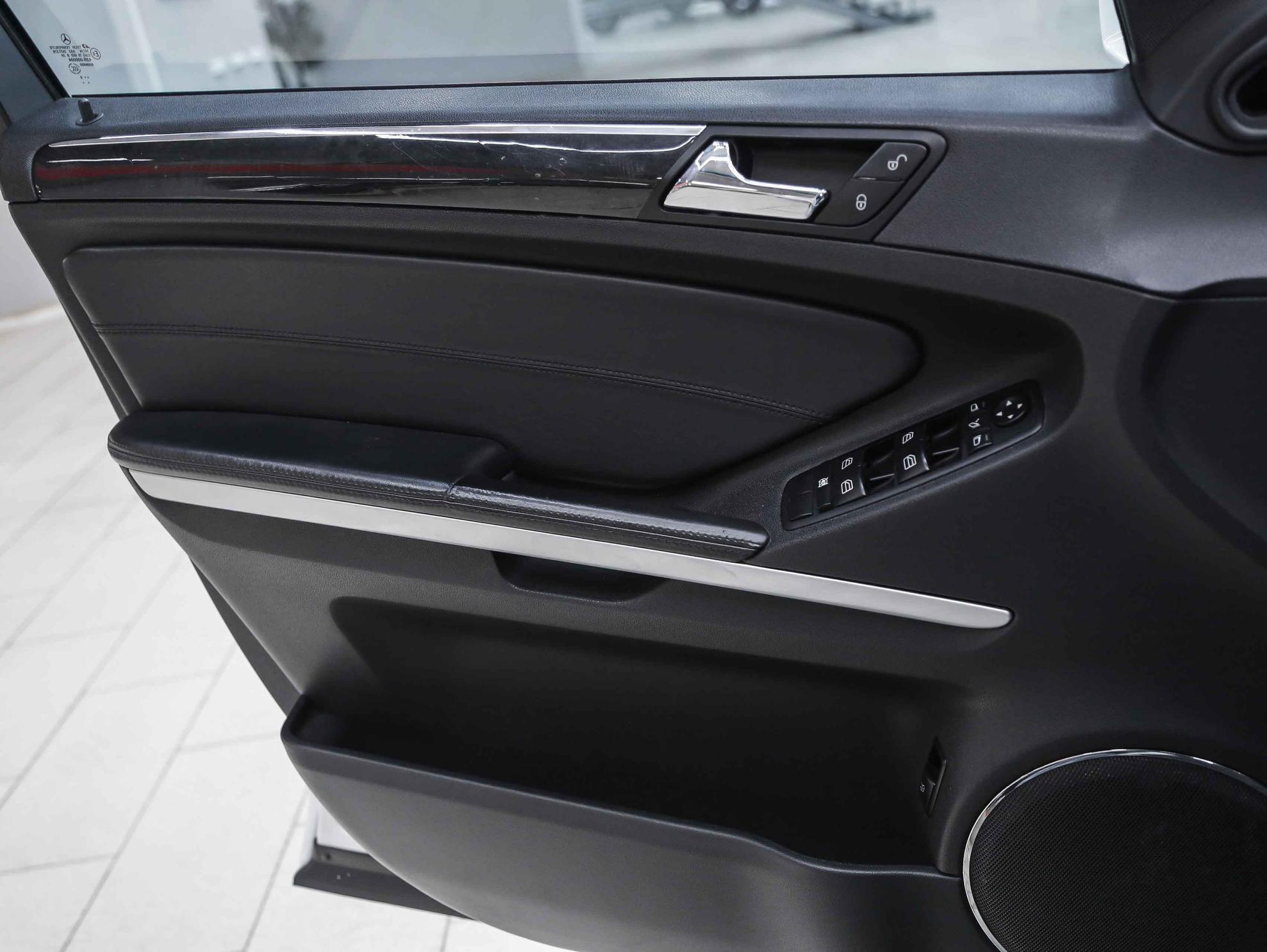 Mercedes-Benz M-Класс AMG 2010, белый, ДЦ Орехово