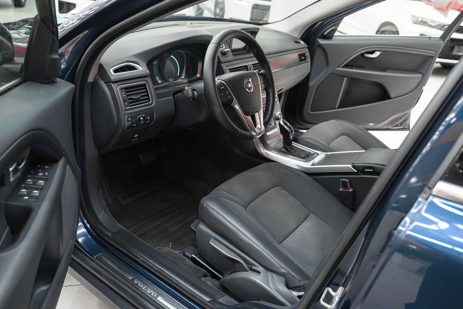 Volvo XC70 2014, синий, ДЦ Орехово