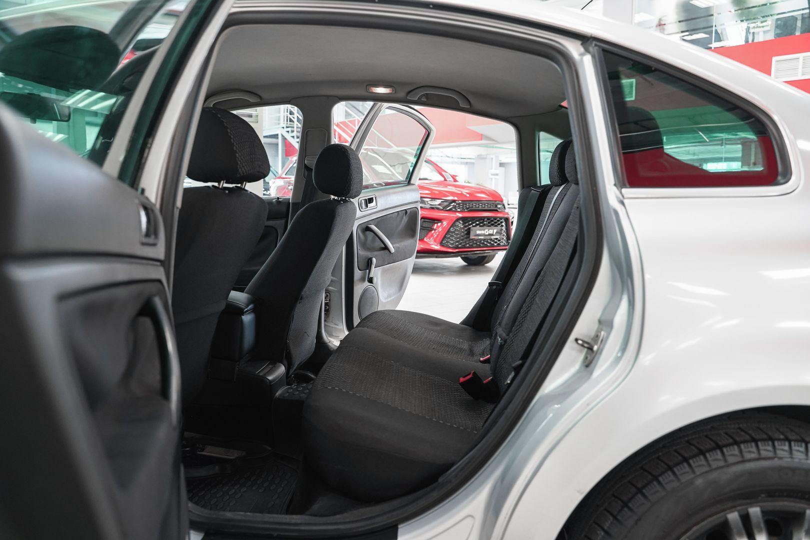 Volkswagen Passat 2001, серебряный, ДЦ Орехово