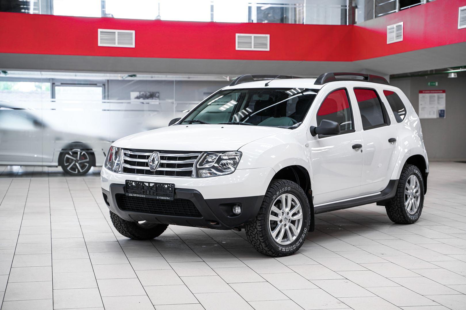 Renault Duster 2013, белый, ДЦ Орехово