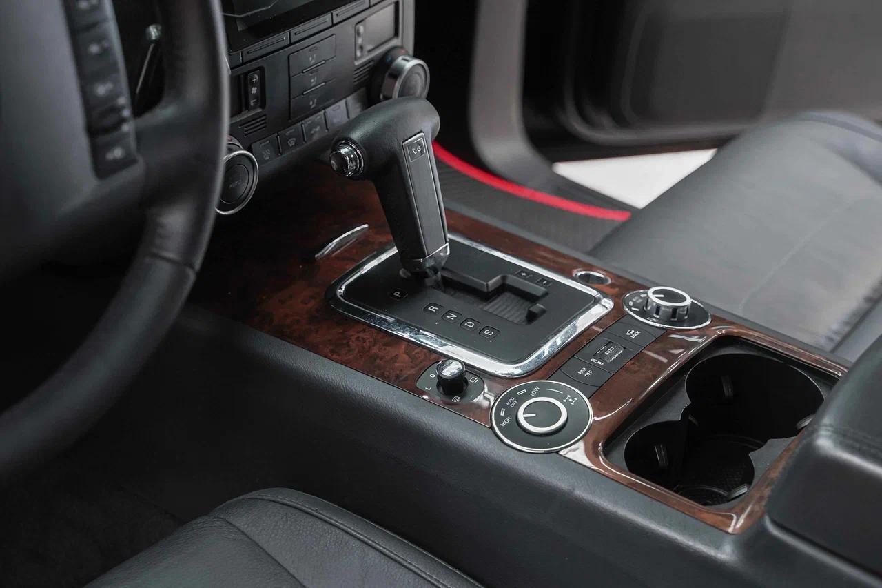 Volkswagen Touareg 2008, черный, ДЦ Орехово