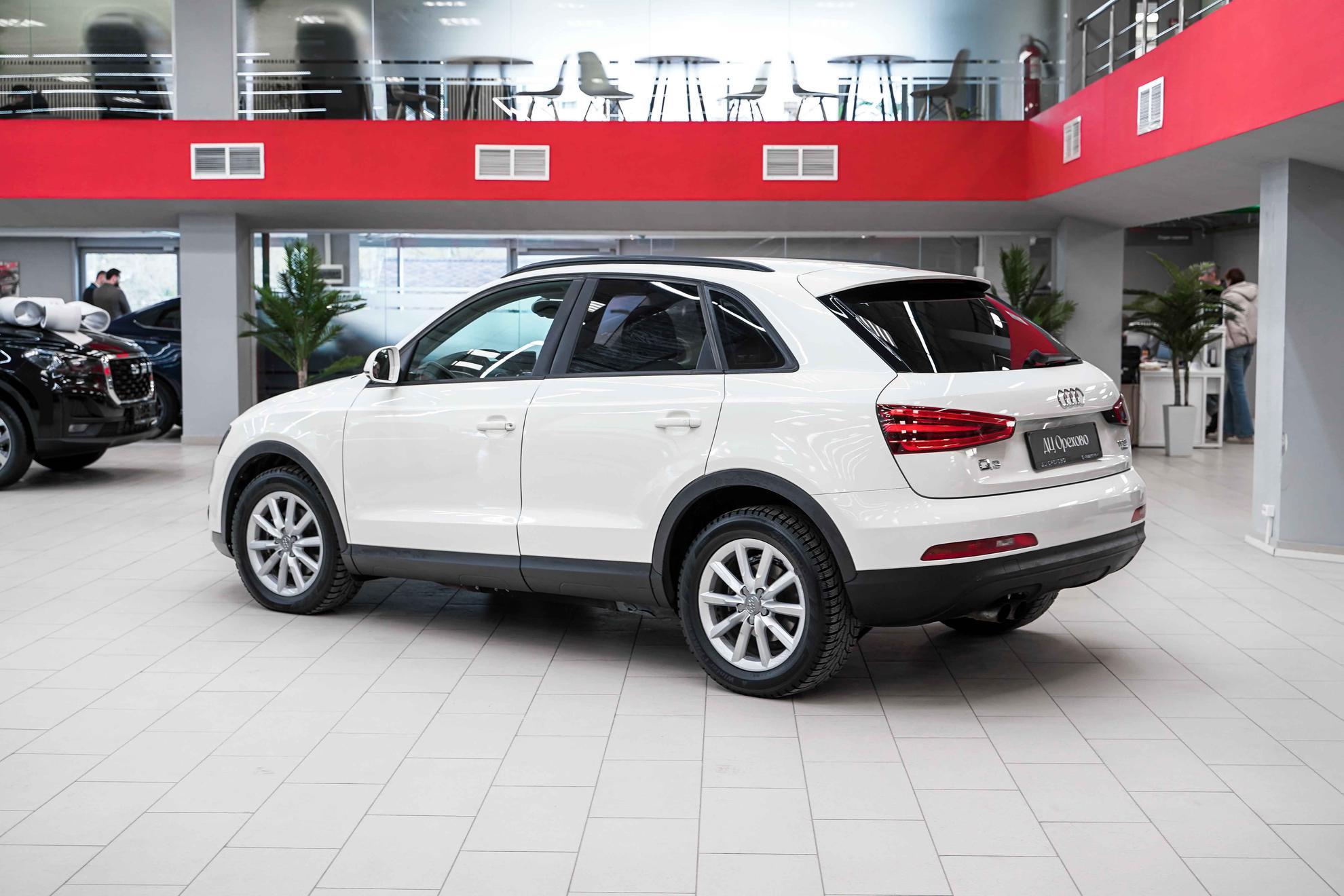 Audi Q3 2013, белый, ДЦ Орехово