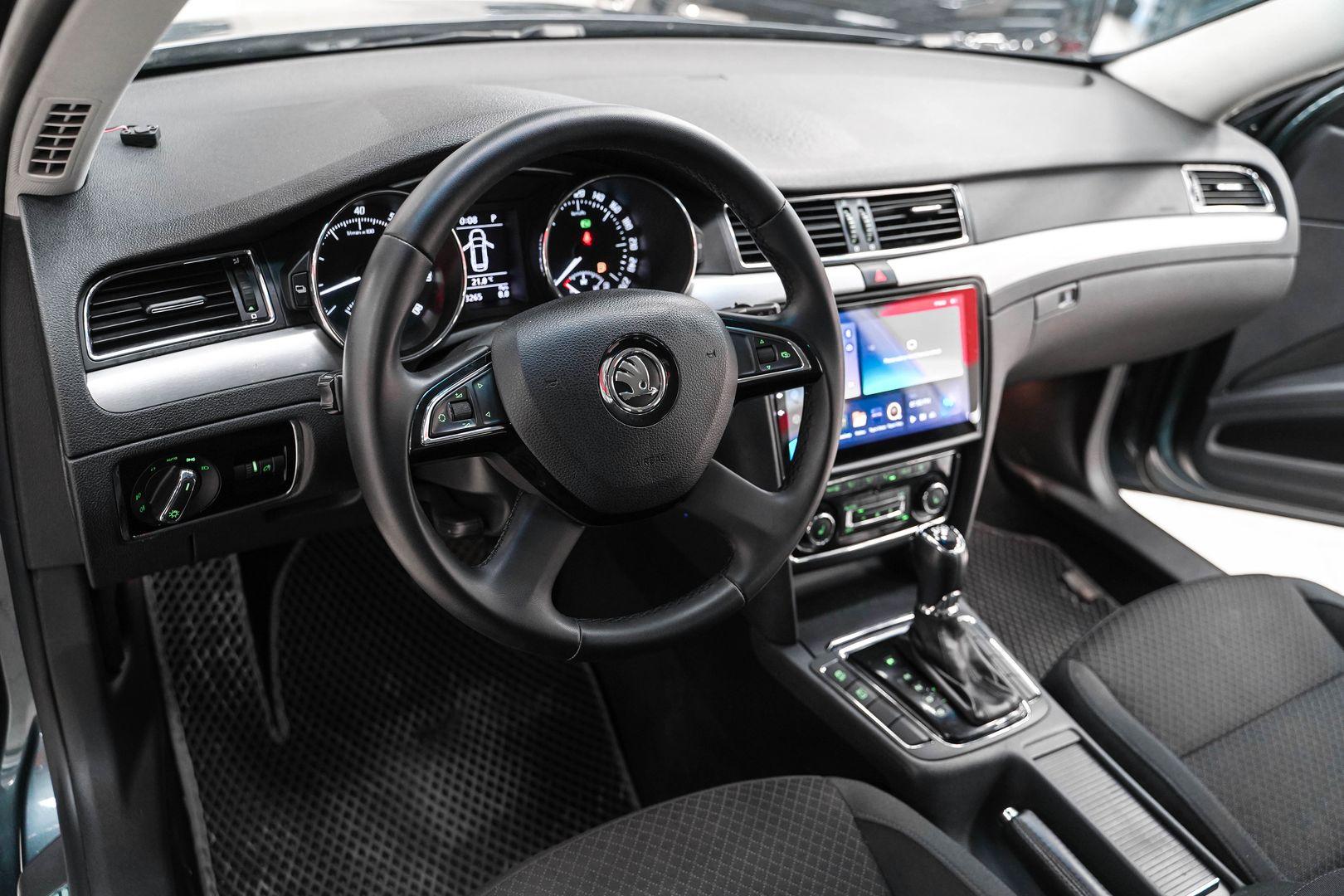 Skoda Superb 2013, серый, ДЦ Орехово