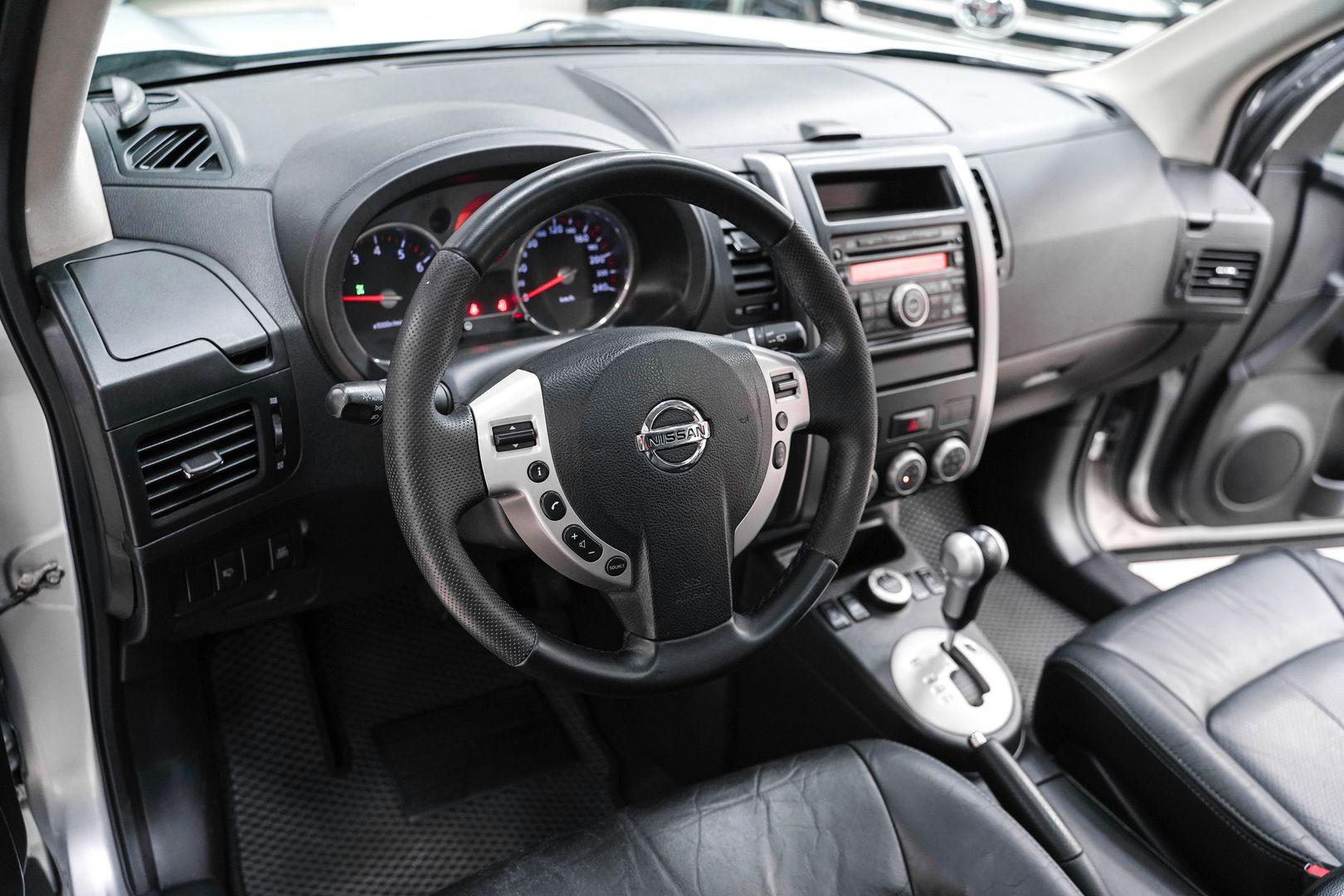 Nissan X-Trail 2010, серебряный, ДЦ Орехово