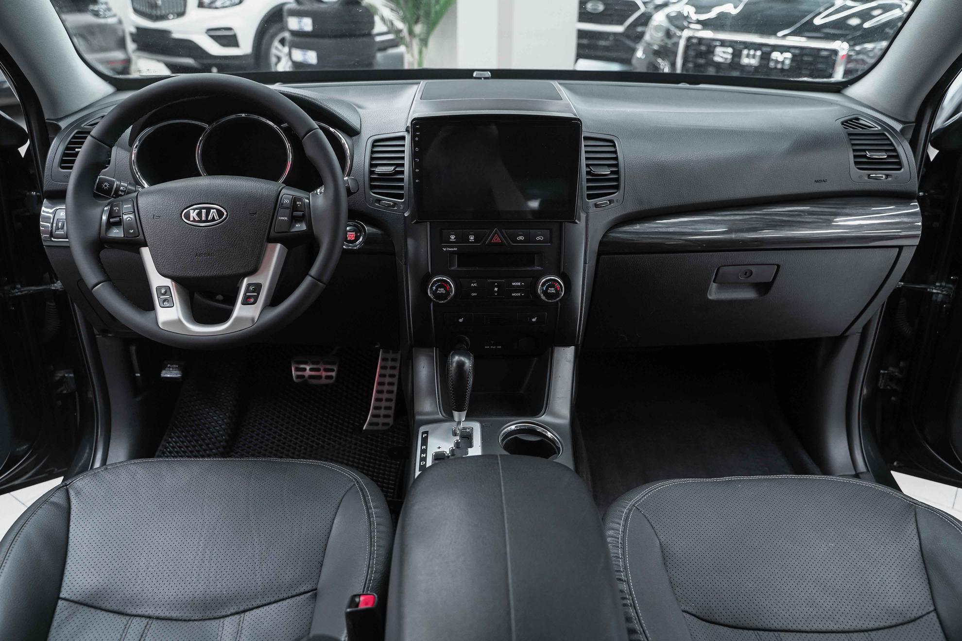 Kia Sorento 2012, черный, ДЦ Орехово