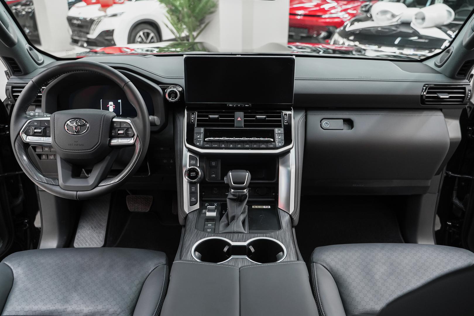 Toyota Land Cruiser 2025, черный, ДЦ Орехово