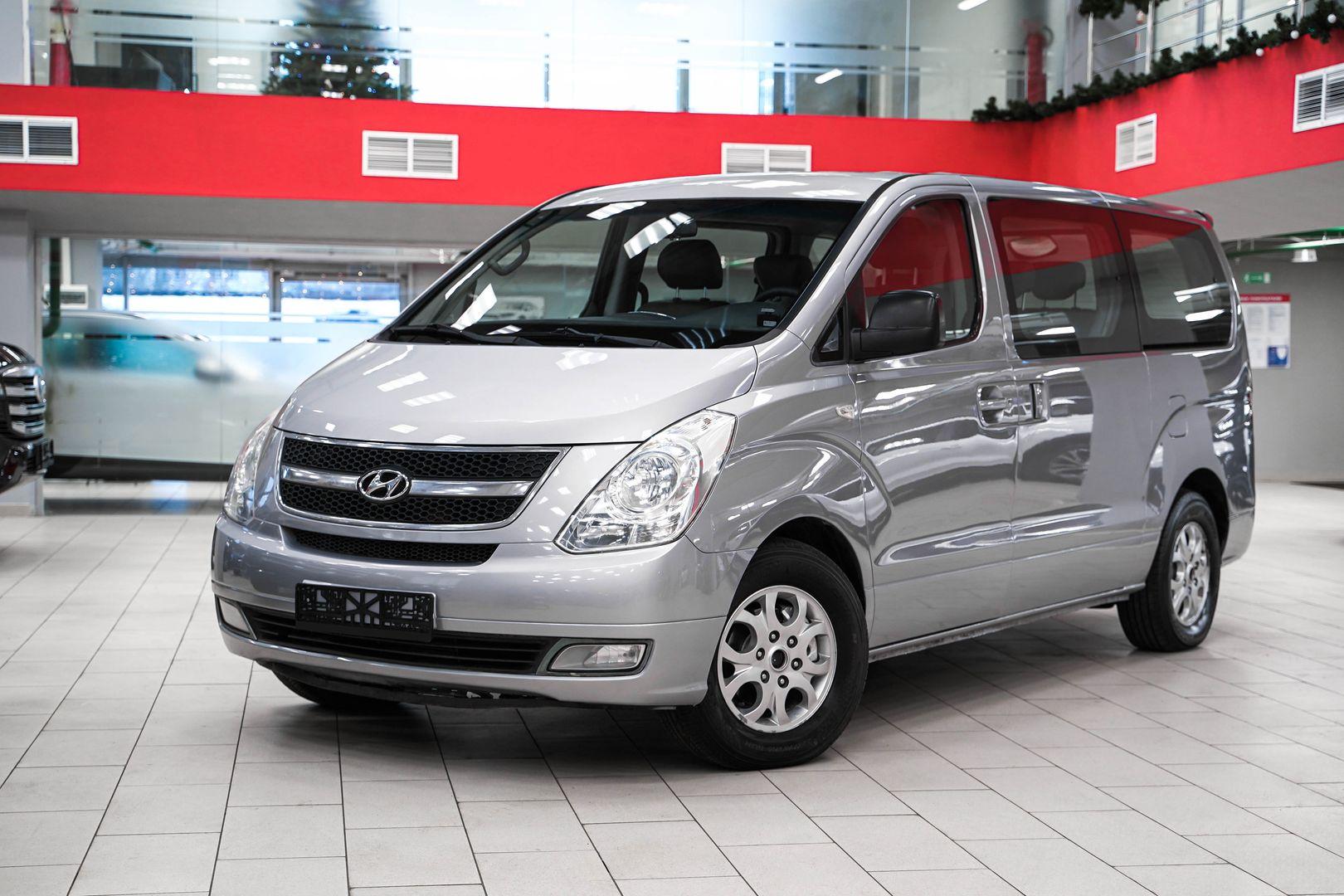 Hyundai Grand Starex 2011, серый, ДЦ Орехово