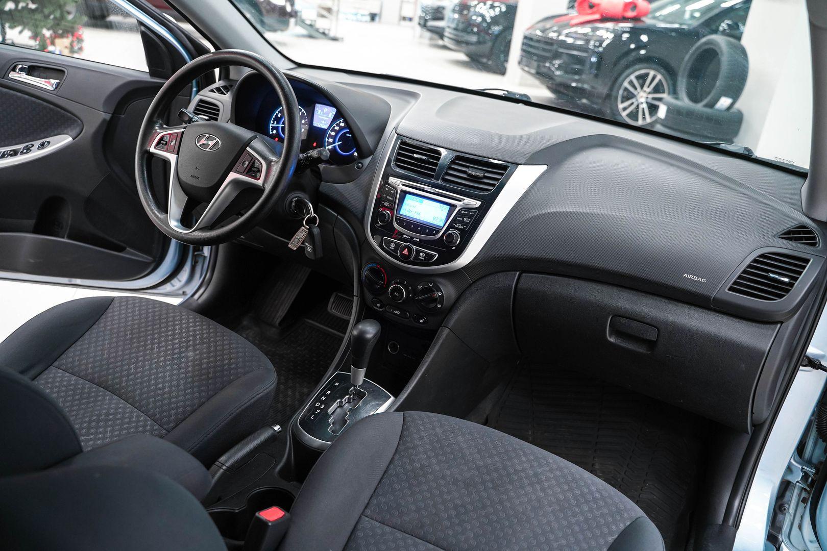 Hyundai Solaris 2012, серый, ДЦ Орехово