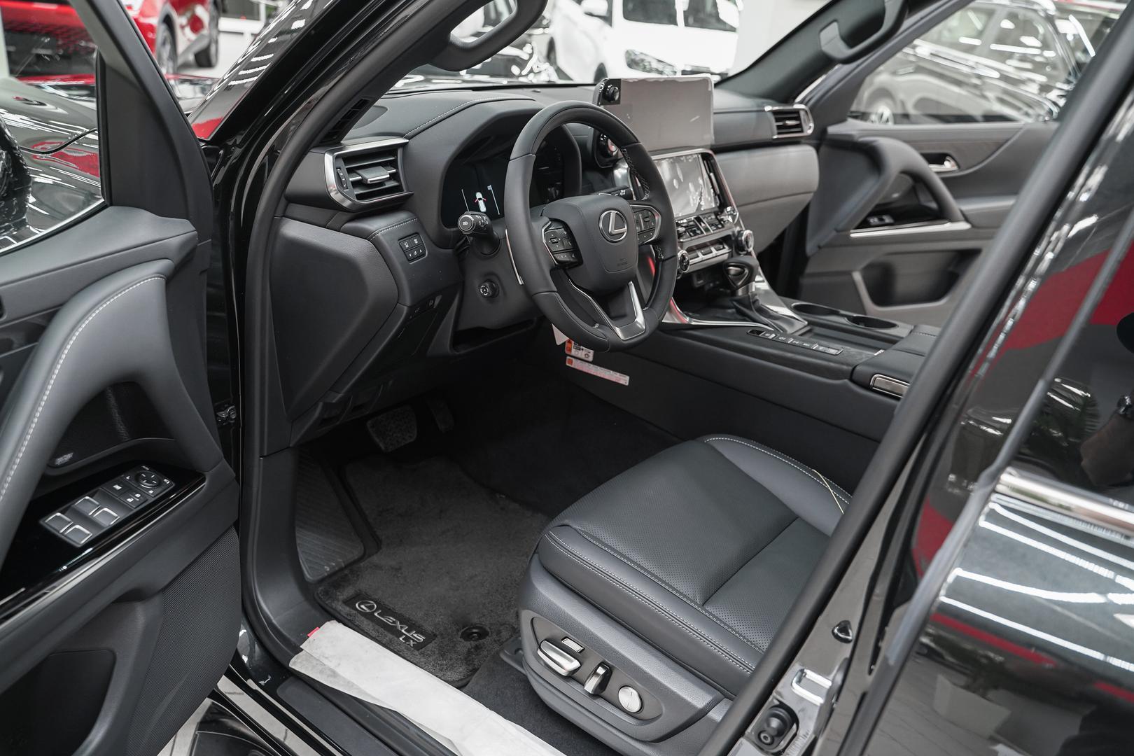 Lexus LX 2025, черный, ДЦ Орехово