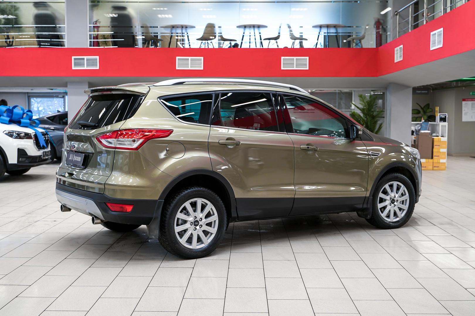 Ford Kuga 2013, зеленый, ДЦ Орехово
