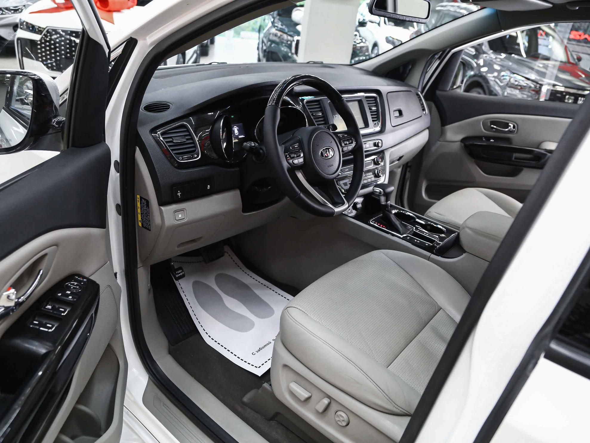 Kia Carnival 2019, белый, ДЦ Орехово