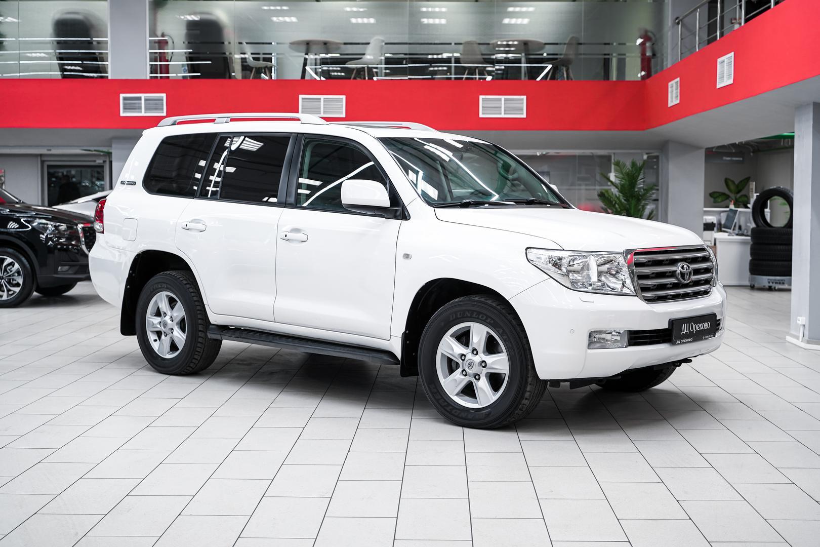 Toyota Land Cruiser 2011, белый, ДЦ Орехово