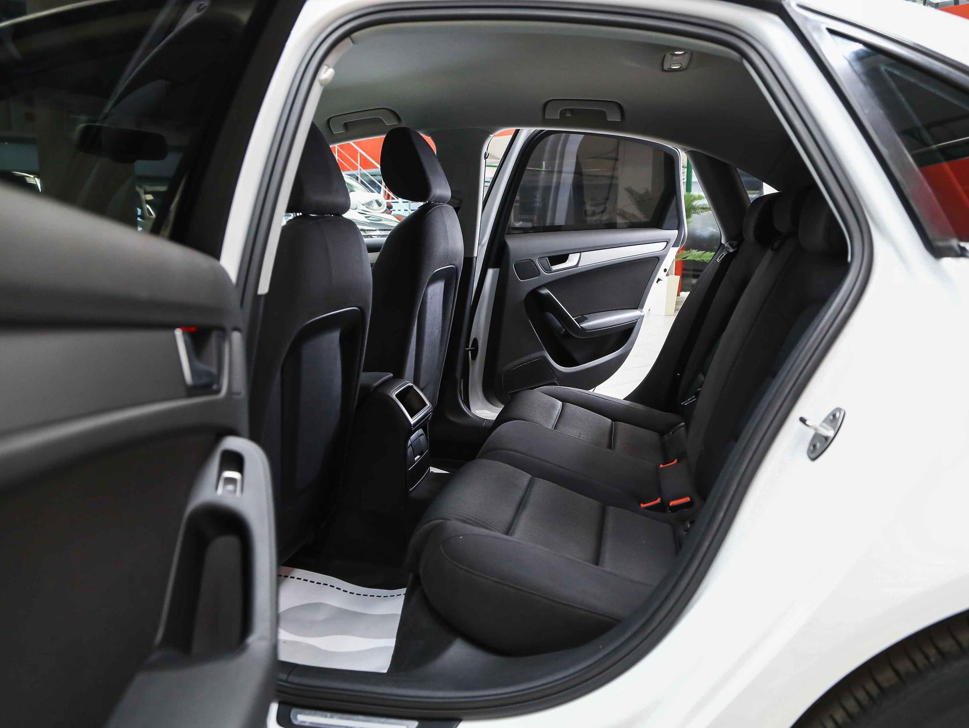 Audi A4 2013, белый, ДЦ Орехово