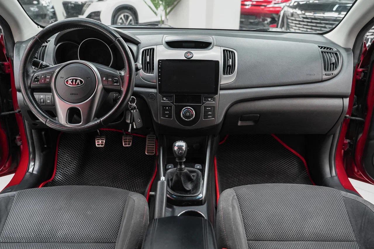 Kia Cerato 2011, красный, ДЦ Орехово