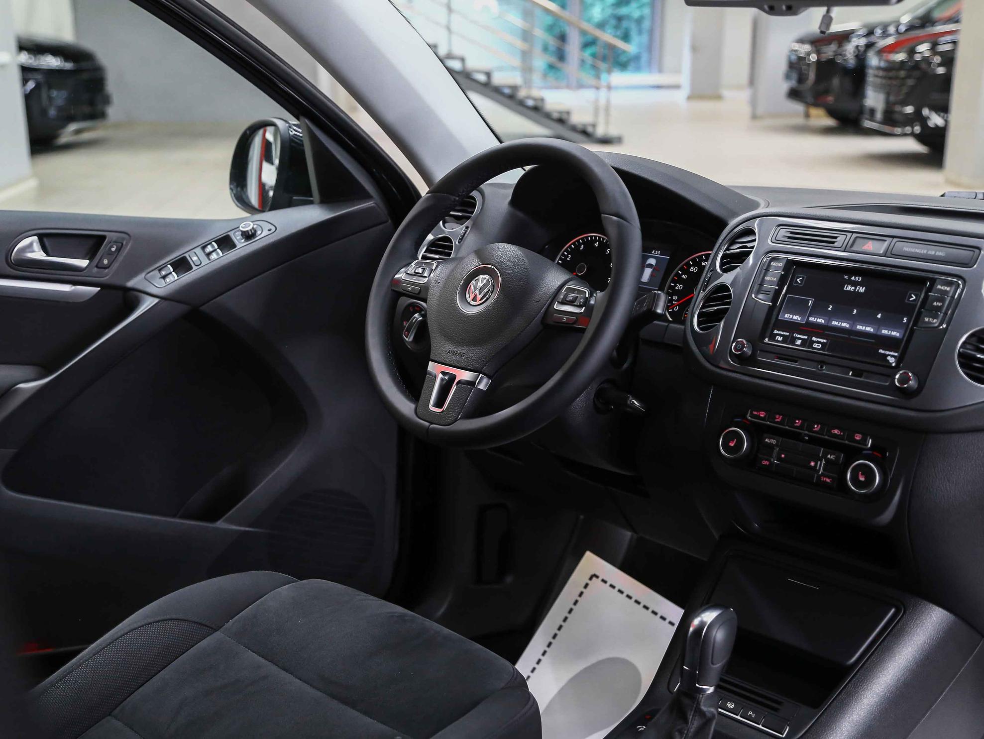 Volkswagen Tiguan 2012, черный, ДЦ Орехово