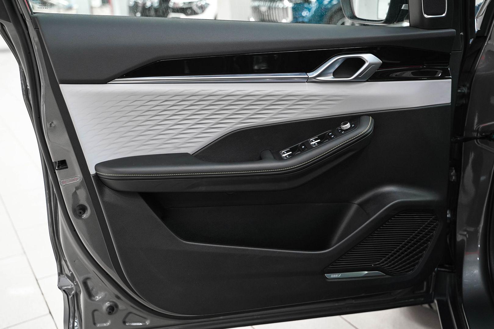 Geely Coolray 2023, серый, ДЦ Орехово