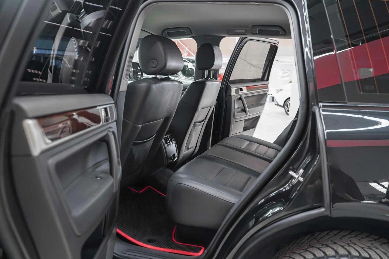 Volkswagen Touareg 2008, черный, ДЦ Орехово