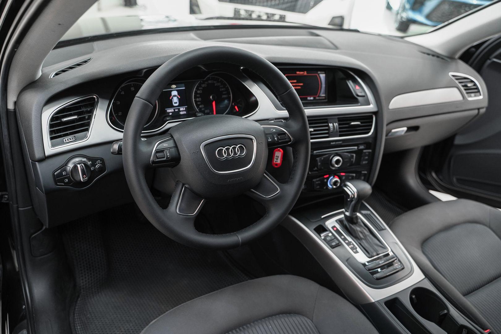 Audi A4 2012, черный, ДЦ Орехово