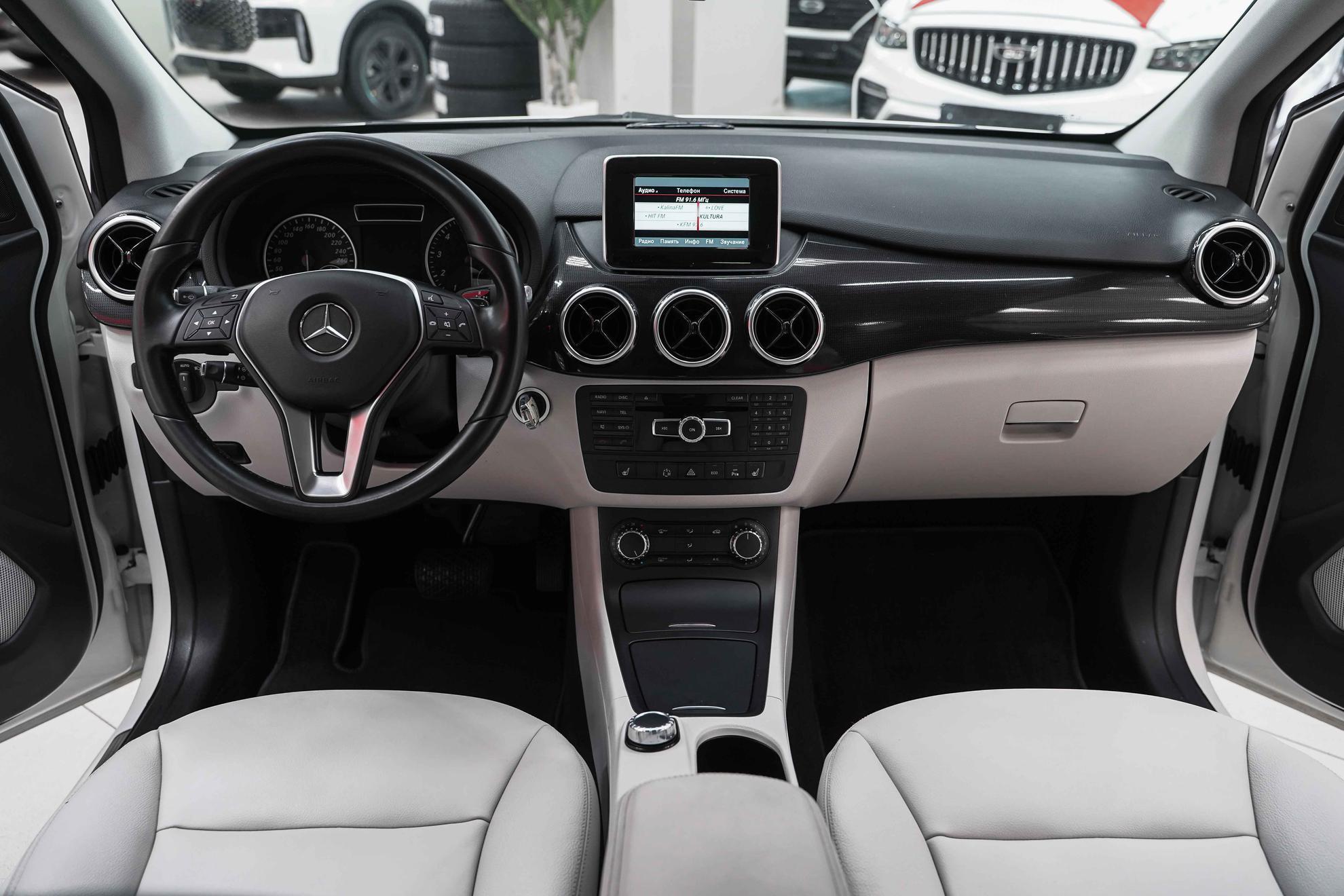 Mercedes-Benz B-Класс 2013, белый, ДЦ Орехово