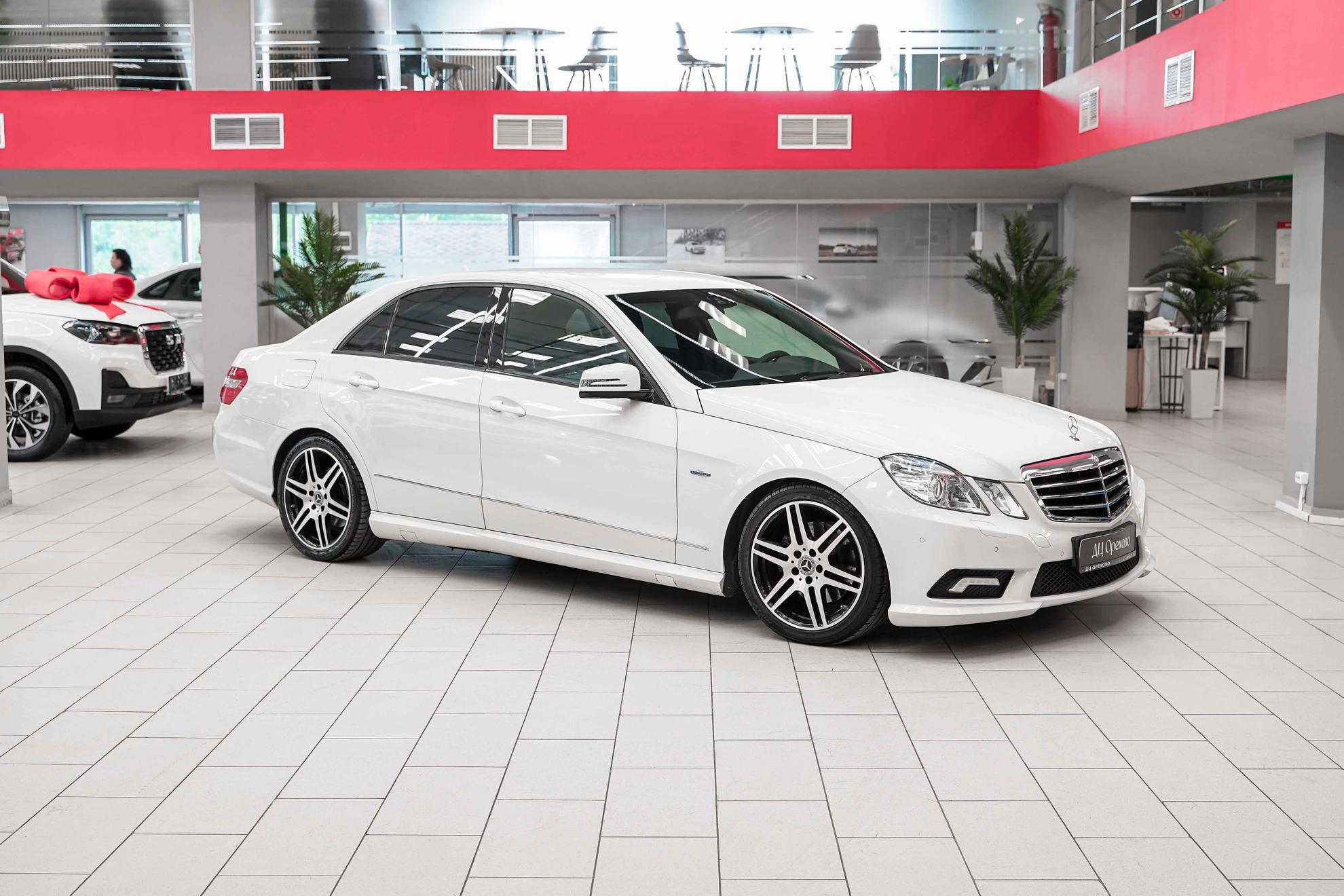 Mercedes-Benz E-Класс 2011, белый, ДЦ Орехово
