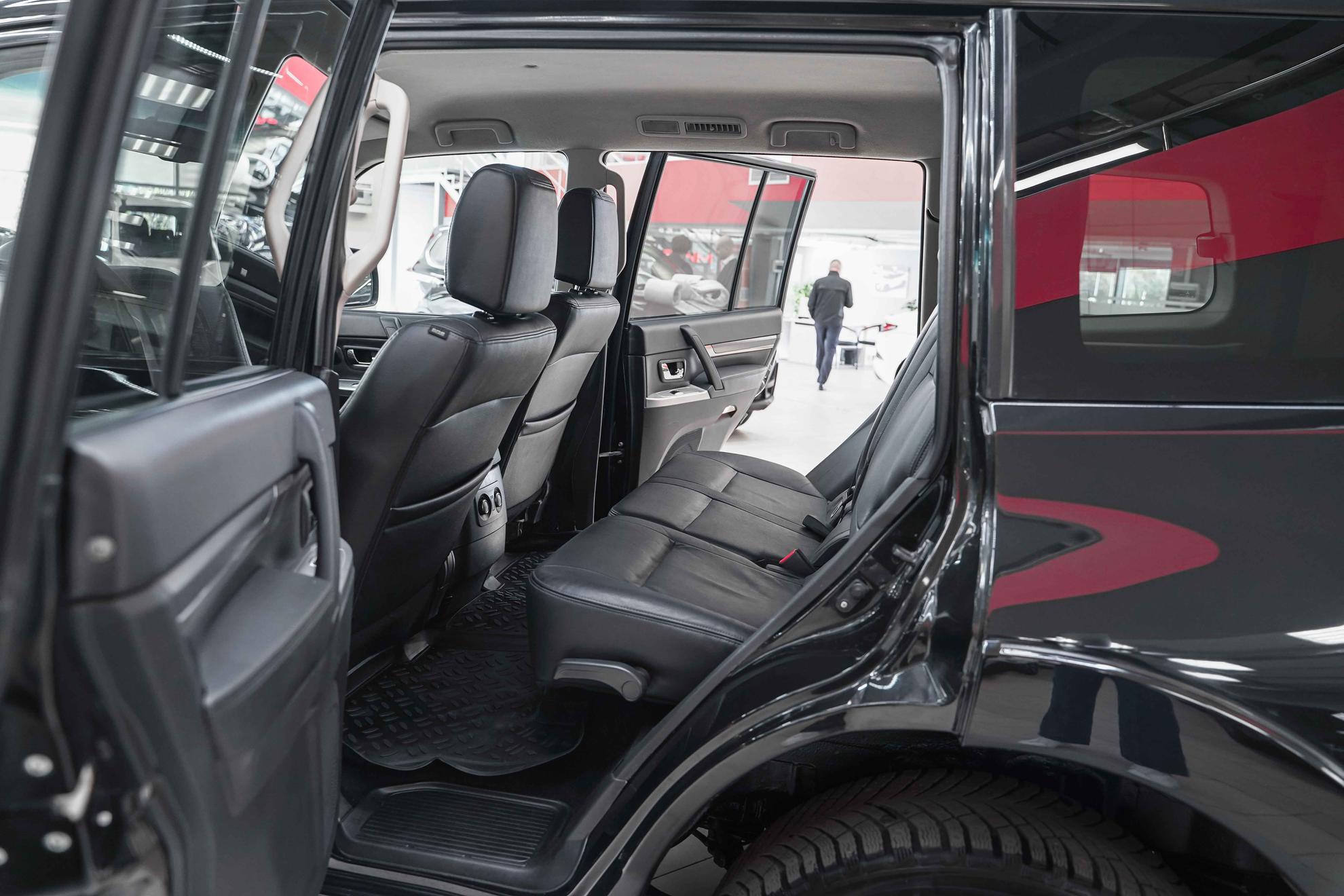 Mitsubishi Pajero 2014, черный, ДЦ Орехово