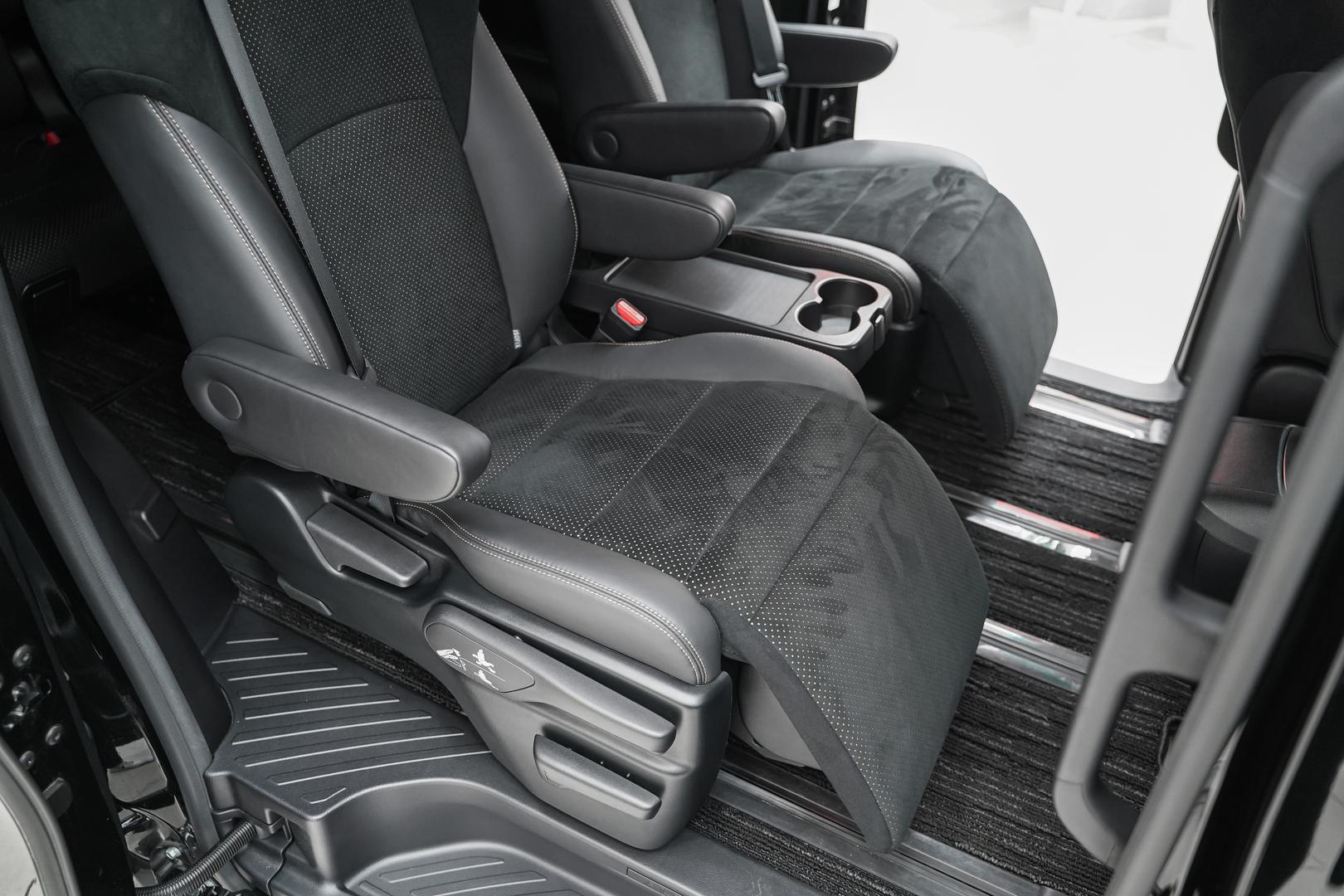 Toyota Alphard 2020, черный, ДЦ Орехово