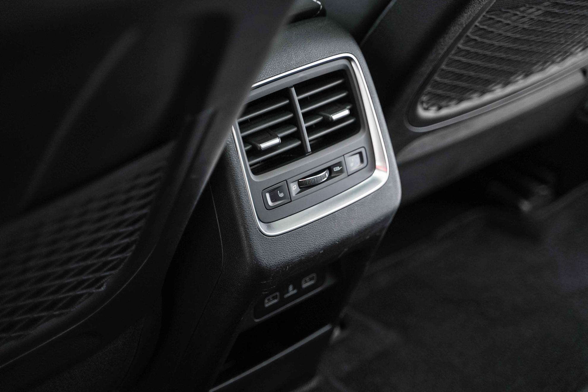 Geely Atlas Pro 2023, белый, ДЦ Орехово
