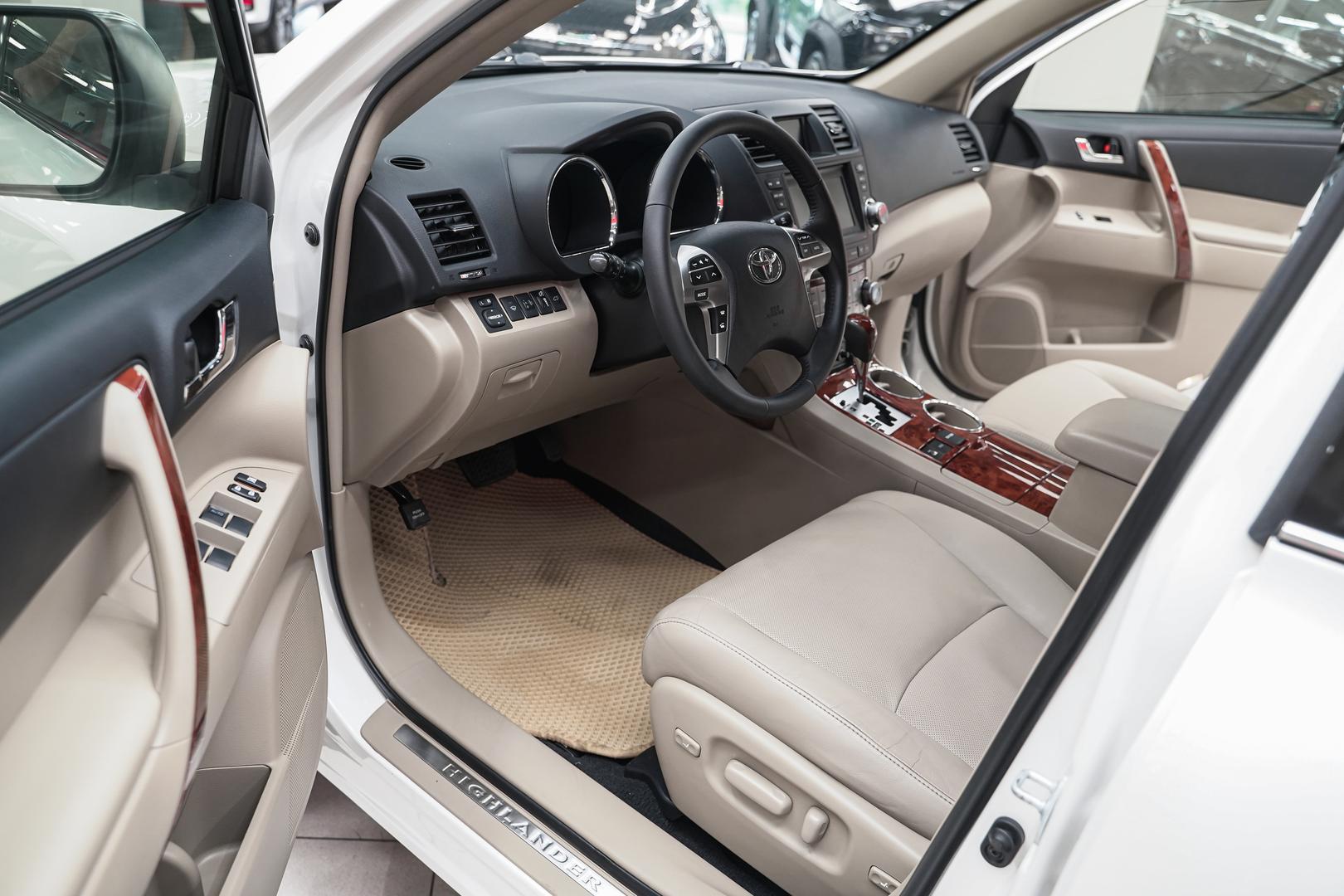 Toyota Highlander 2013, белый, ДЦ Орехово