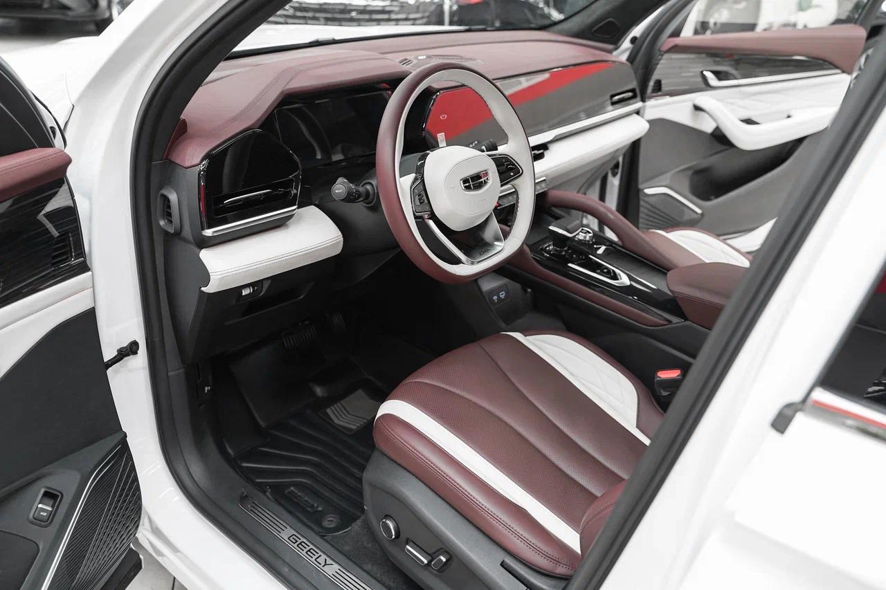 Geely Monjaro 2022, белый, ДЦ Орехово