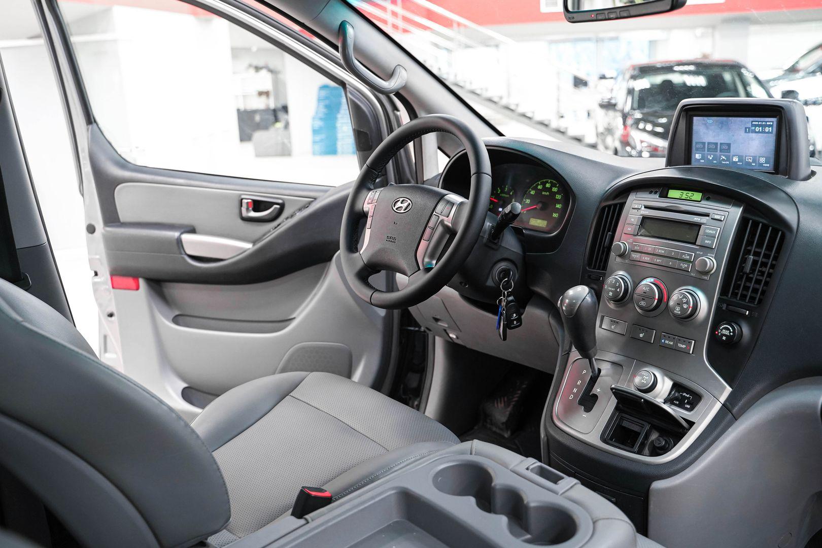 Hyundai Grand Starex 2014, серый, ДЦ Орехово