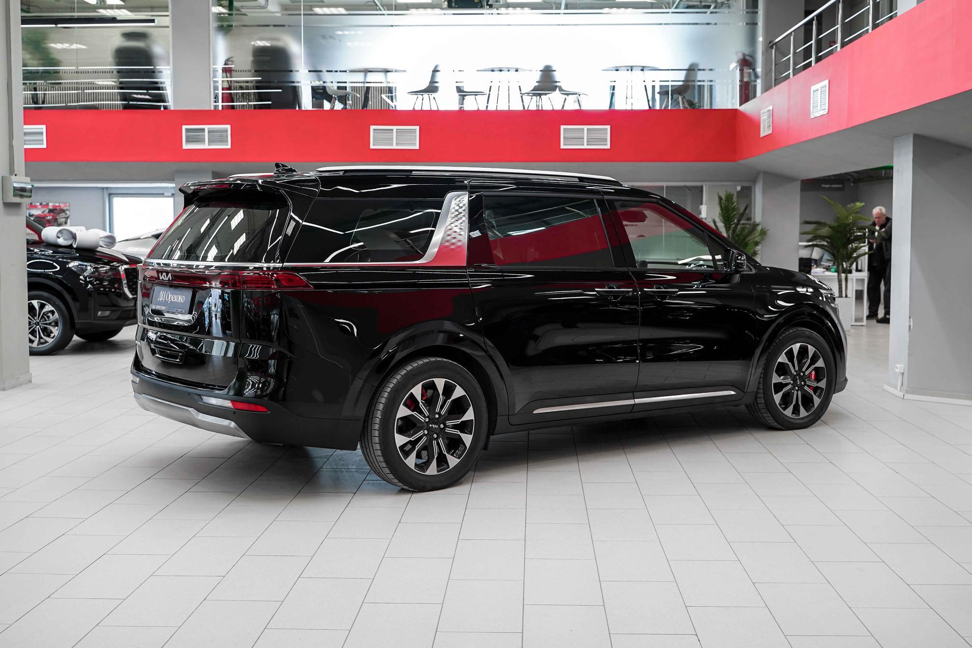 Kia Carnival 2023, черный, ДЦ Орехово
