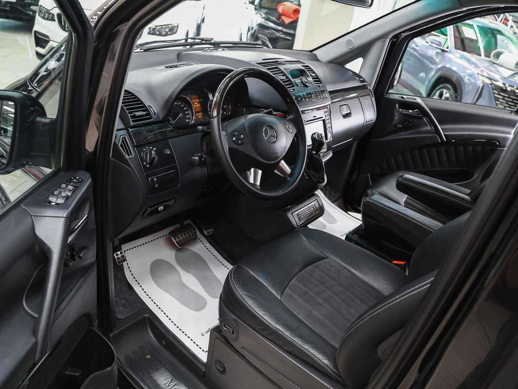 Mercedes-Benz Viano 2011, черный, ДЦ Орехово