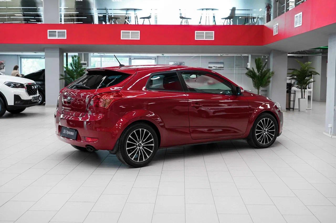Kia Ceed 2011, красный, ДЦ Орехово