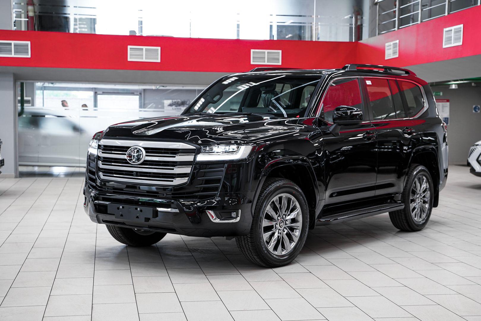 Toyota Land Cruiser 2024, черный, ДЦ Орехово