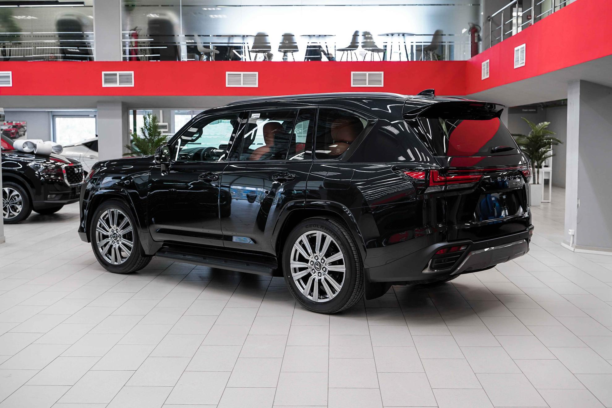 Lexus LX 2026, черный, ДЦ Орехово